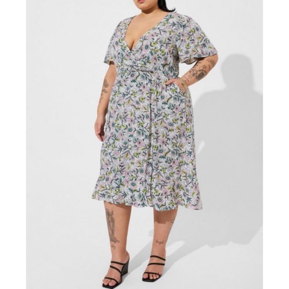 🆕 Floral Midi Swiss Dot Flutter Sleeve Wrap Dress 1 1X 14 16 NWT Torrid New! - Picture 1 of 5